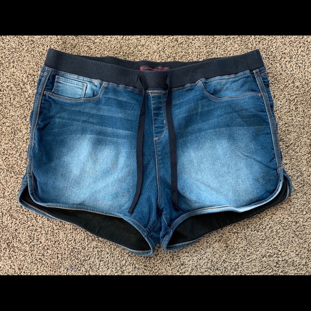 Pull on jean shorts